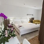 Prestige 4*