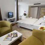 Prestige 4* Tirana