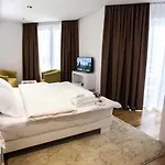 Hotel Prestige