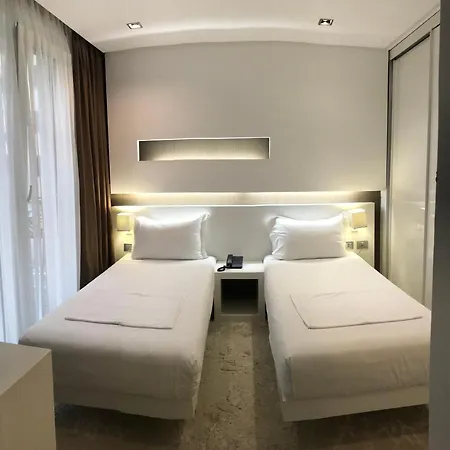 Prestige Hotel 4*