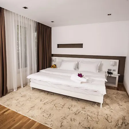 فندق Prestige تيرانا