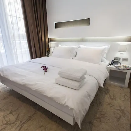 Prestige Отель 4*