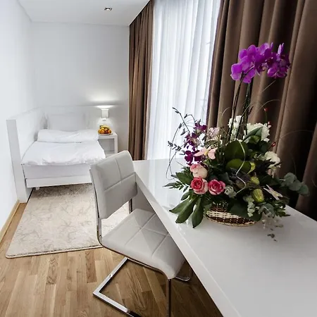 Отель Prestige 4*