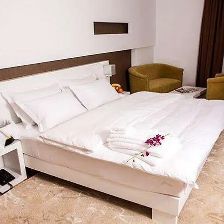 Prestige Hotel 4*