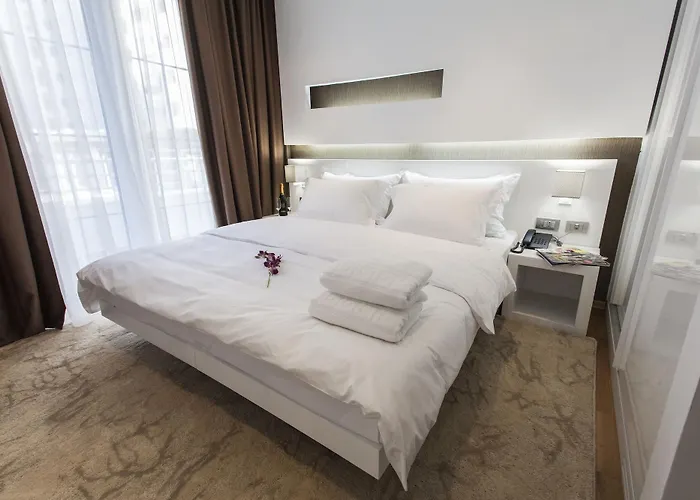 Prestige Hotel 4*